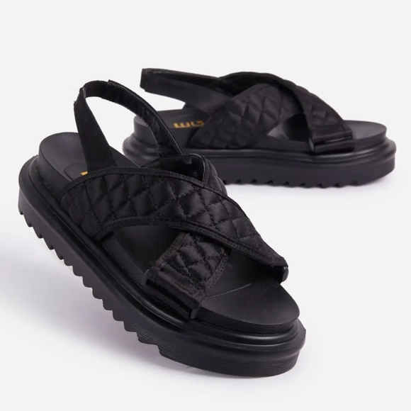 ππππππΎπππΏπ€Quilted Cross Over Strap Flat Black - Picture 8 of 11